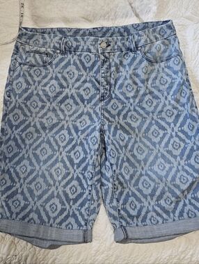 Chico's Blue Patterned Women's Denim Jean Shorts EUC  Size 2.5